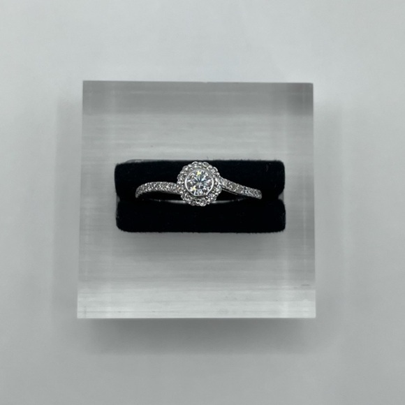 0.50 CT VS1 Lab Diamond Ring 925 Sterling Silver - Picture 1 of 7